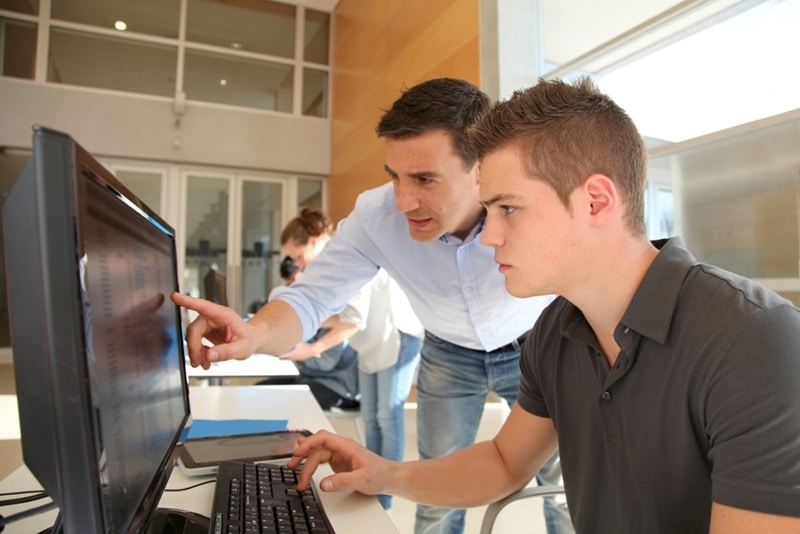 Managing university computer labs becomes a much more streamlined process thanks to issue tracking software.